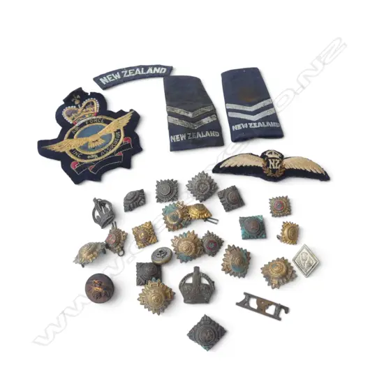 ASST. MILITARY BUTTONS & BADGES ETC