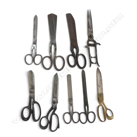 COLLECTION OF TAILOR/FABRIC SCISSORS 