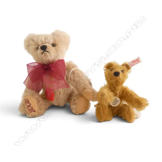 2 VINTAGE MINIATURE TEDDY BEARS ; HERMANN 2002 & STEIFF CLUB 2002