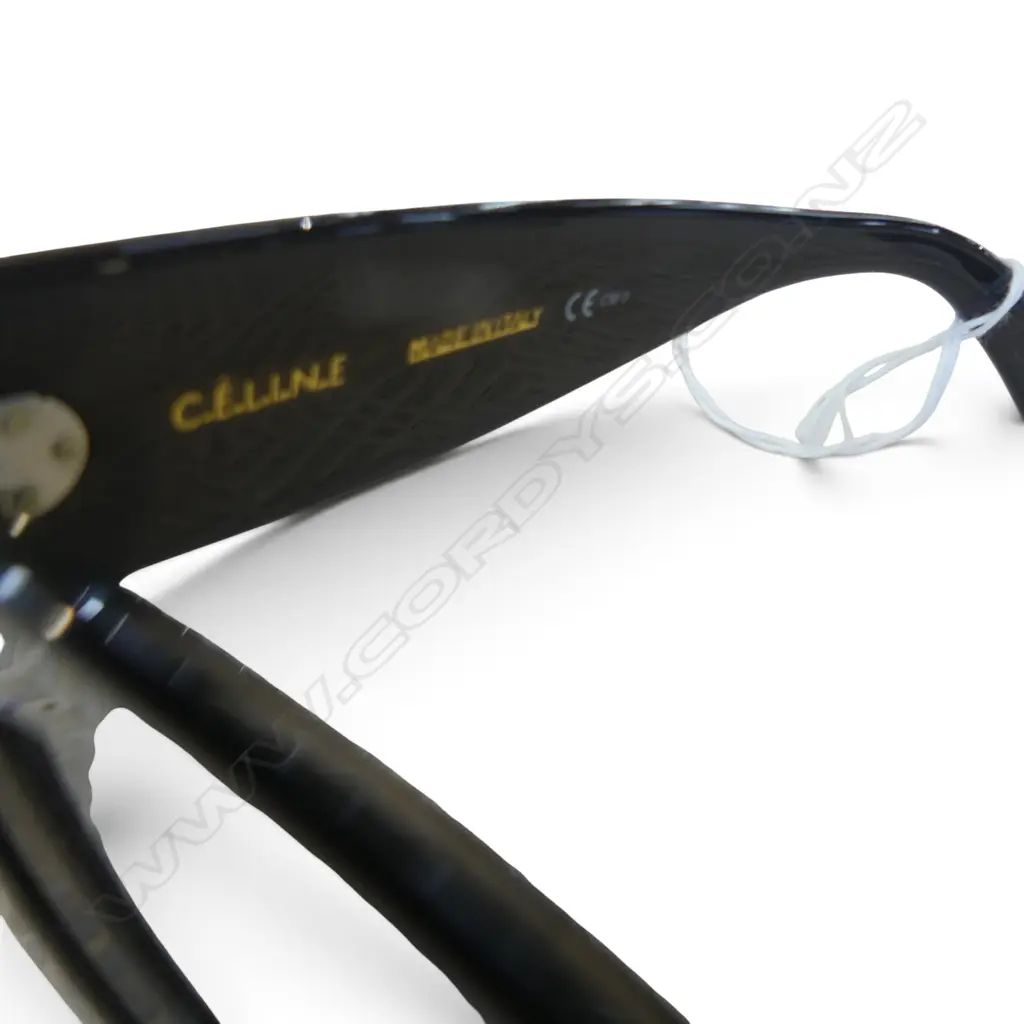 CELINE PETRA CL41447/S SUNGLASSES CHUNKY CAT-EYE ACETATE FRAME IN A TRANSPARENT GREY AND BLACK TONE Image 1++