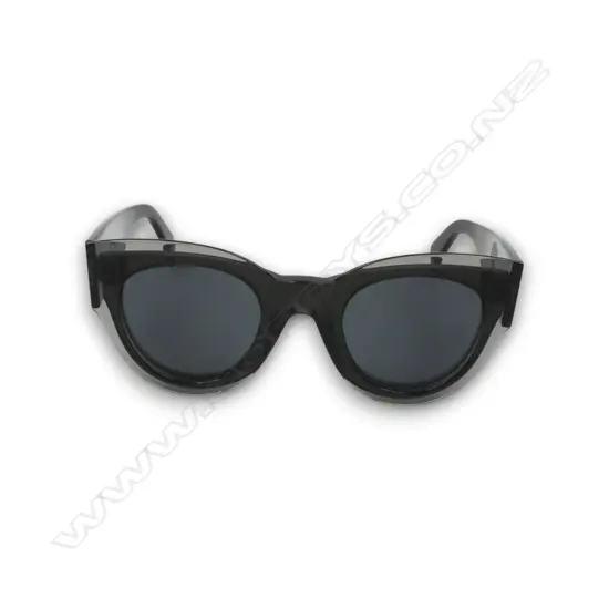 CELINE PETRA CL41447/S SUNGLASSES CHUNKY CAT-EYE ACETATE FRAME IN A TRANSPARENT GREY AND BLACK TONE