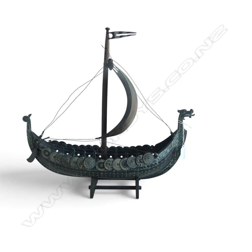 METAL VIKING SHIP ON STAND H.390mm Image 1++