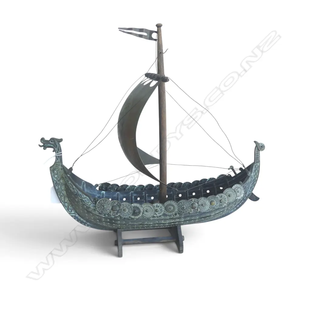 METAL VIKING SHIP ON STAND H.390mm Image 1++