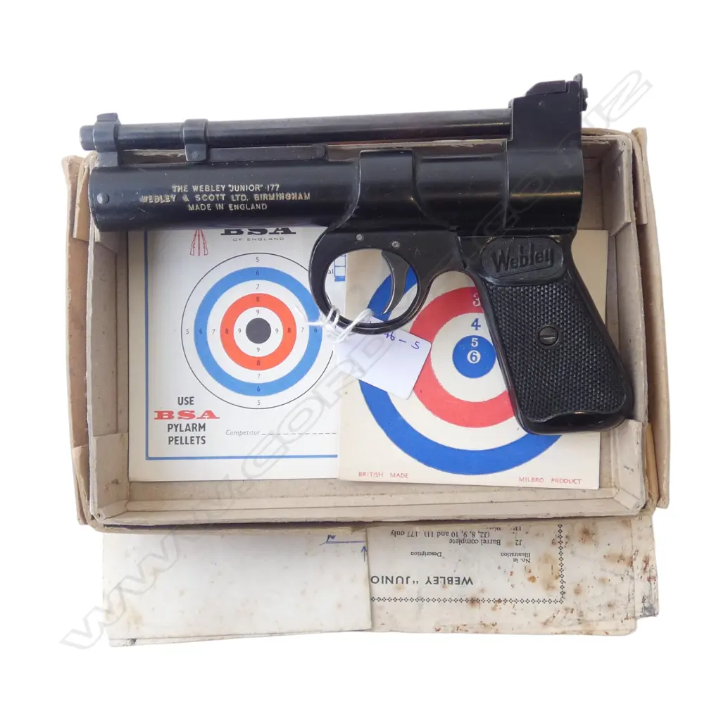 VINTAGE WEBLEY 'JUNIOR' AIR PISTOL. Boxed. .177 cal. w 2 pins on trigger Image 1++