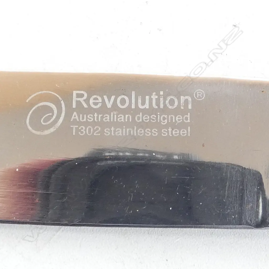 8 STAINLESS STEEL STEAK KNIVES 'REVOLUTION' AUSTRALIAN DESIGNED L.255mm Image 1++