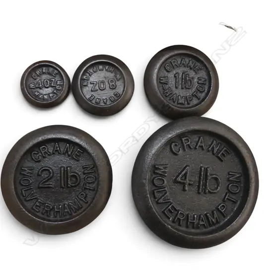 SET 5 ANTIQUE CAST IRON WEIGHTS ‘CRANE OF WOLVERHAMPTON’ 4OZ-4LB, D.110MM-40MM
