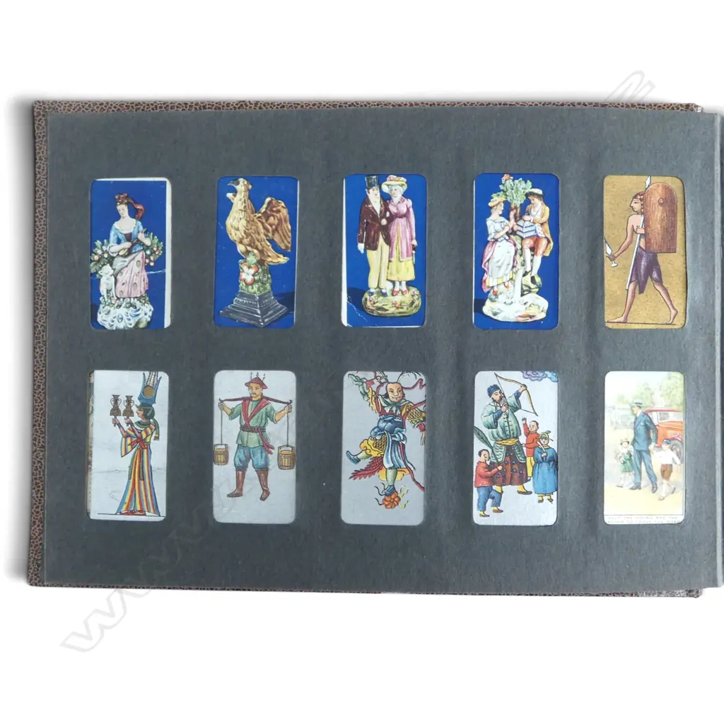 70 CIGARETTE CARDS IN ALBUM & BRITISH CIG. CARDS REFERENCE BOOK, L.300MM Image 1++