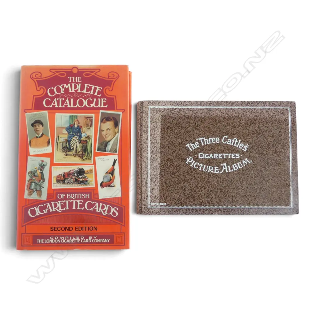 70 CIGARETTE CARDS IN ALBUM & BRITISH CIG. CARDS REFERENCE BOOK, L.300MM Image 1++