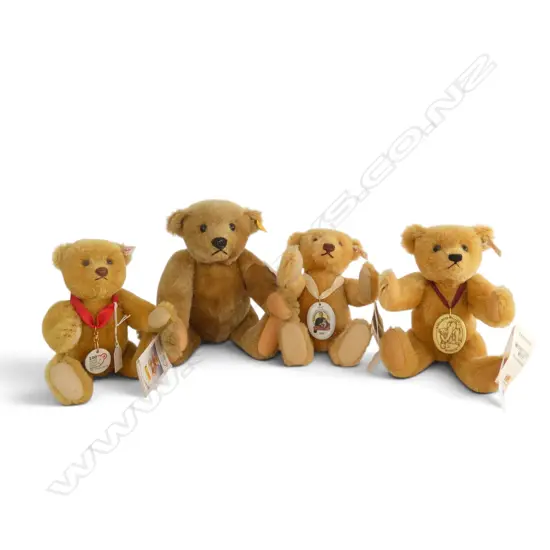 4 VINTAGE STEIFF TEDDY BEARS H.370mm