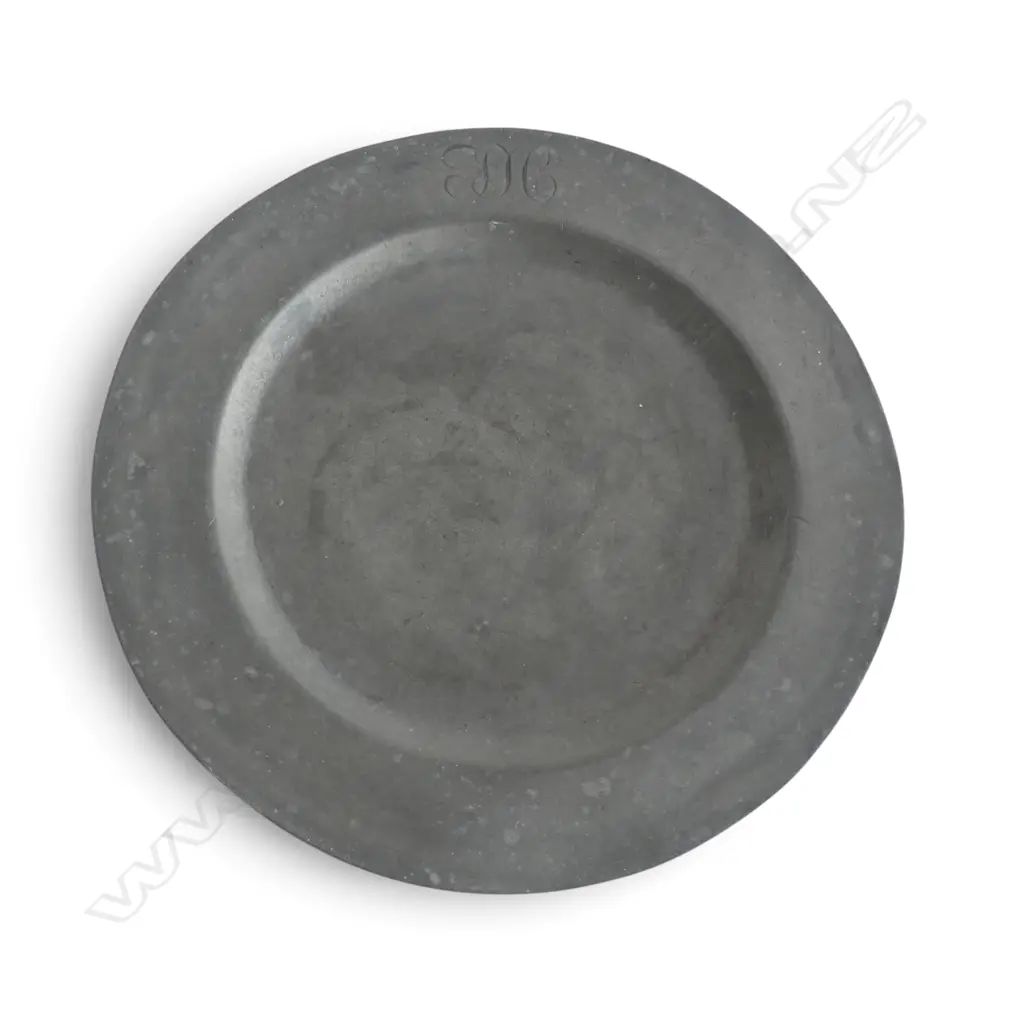 ANTIQUE PEWTER PLATE w. monogram & touchmark 'LONDON' Dia.250mm Image 1++