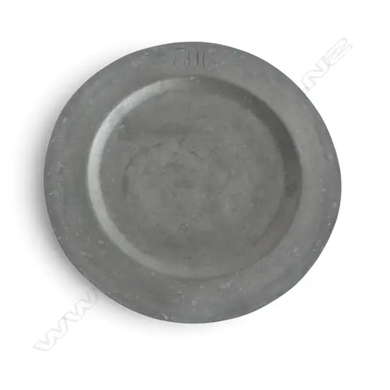 ANTIQUE PEWTER PLATE w. monogram & touchmark 'LONDON' Dia.250mm
