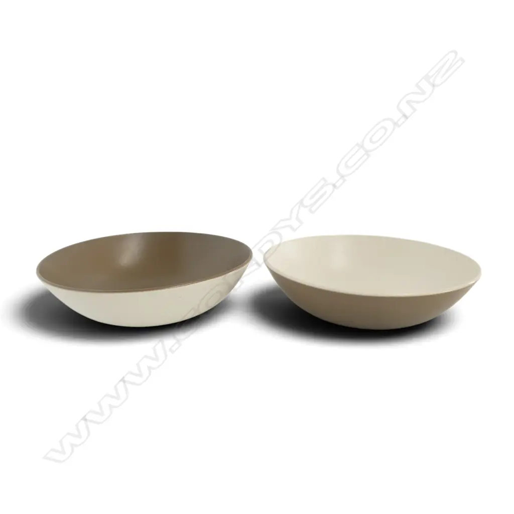 2 C/LYNN DOROTHY THORPE MONTERREY PAT BOWLS 260MM Image 1++