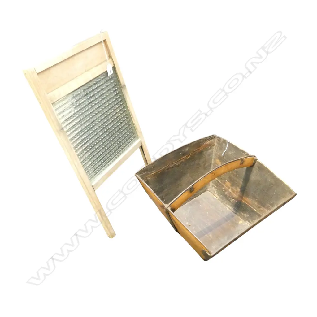 VINTAGE WASHBOARD & RICE BASKET W.400mm Image 1++