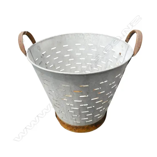 LG PERFORATED BUCKET H.420mm