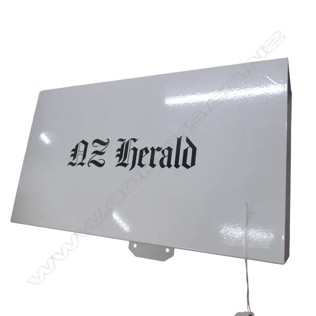 NEW ZEALAND HERALD LETTER BOX W.370mm Image 1++