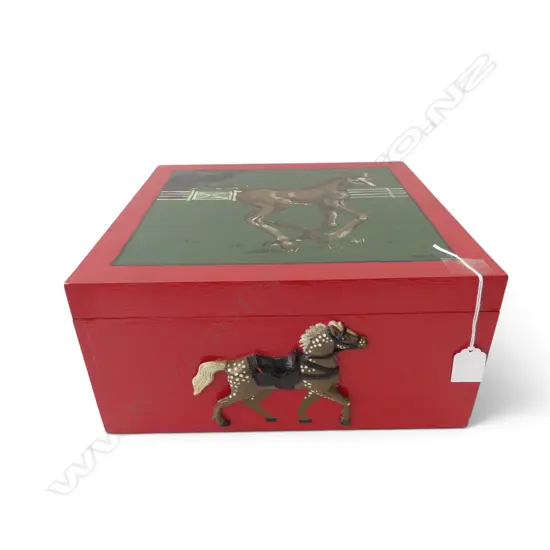 HINGED LIDDED BOX w. HAND-PAINTED PONY DECORATION signed Nina 315x300x155mm