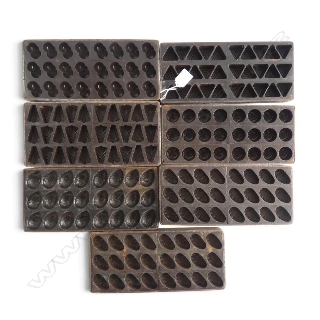 7 VINTAGE METAL MOULDS W.275mm Image 1++