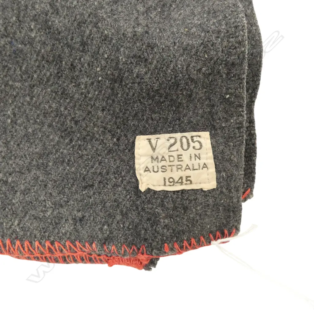 VINTAGE AUSTRALIAN WW11 PERIOD BLANKET 'V 205 MADE IN AUSTRALIA 1945' Image 1++