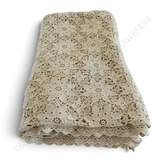 LARGE HAND CROCHETED TABLE CLOTH L2150 W1680MM