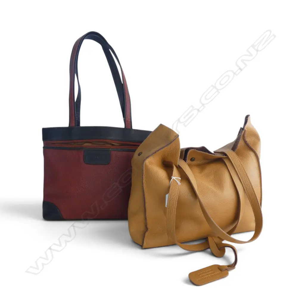 VINTAGE COACH RUSTY BROWN & BLACK PEBBLED LEATHER HAND BAG & ITALIAN GENUINE LEATHER HAND BAG, TALLST 300 X 300MM Image 1++