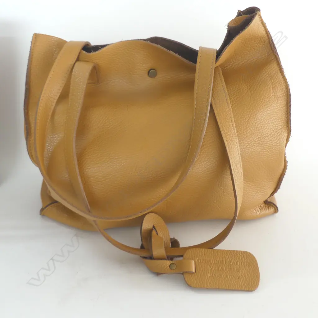 VINTAGE COACH RUSTY BROWN & BLACK PEBBLED LEATHER HAND BAG & ITALIAN GENUINE LEATHER HAND BAG, TALLST 300 X 300MM Image 1++