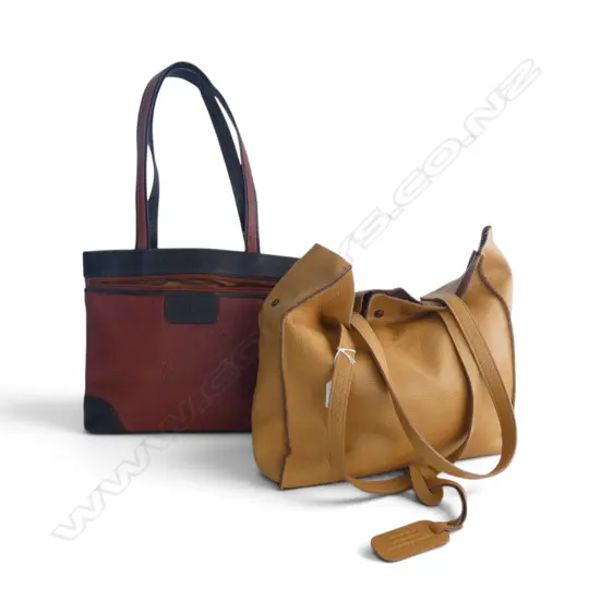VINTAGE COACH RUSTY BROWN & BLACK PEBBLED LEATHER HAND BAG & ITALIAN GENUINE LEATHER HAND BAG, TALLST 300 X 300MM