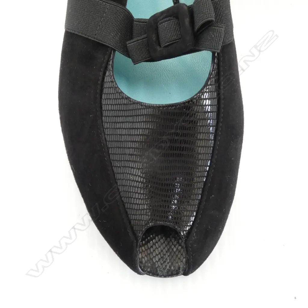 PR ITALIAN THIERRY REBOTIN SHOES, SZ W41, soft black suede, unworn condition, ex SCARPA Image 1++