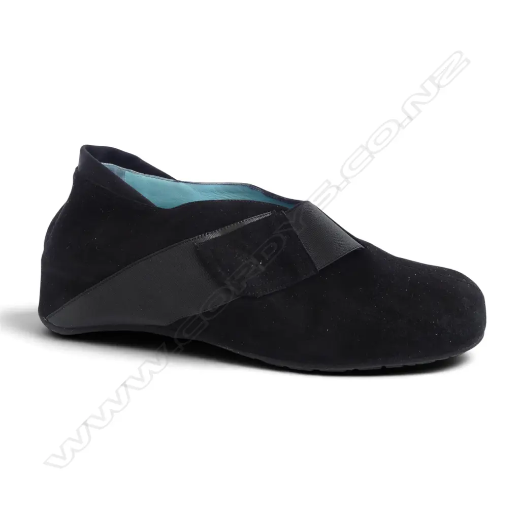 PR ITALIAN THIERRY REBOTIN SHOES, SZ W42, BLK SUEDE, unworn condition, ex SCARPA Image 1++