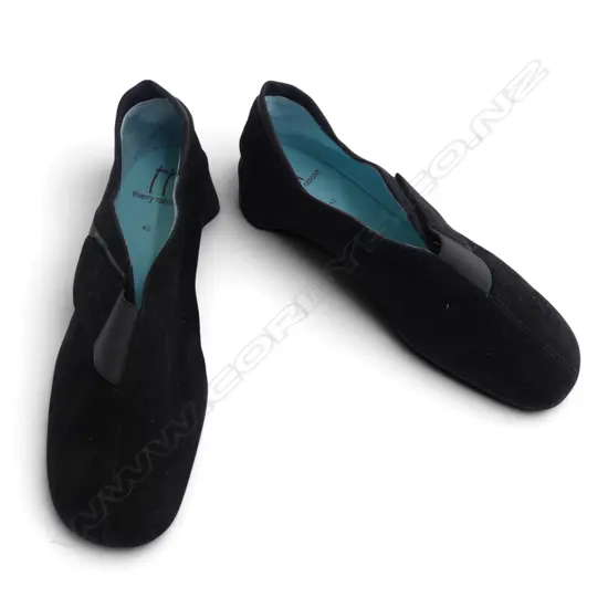 PR ITALIAN THIERRY REBOTIN SHOES, SZ W42, BLK SUEDE, unworn condition, ex SCARPA