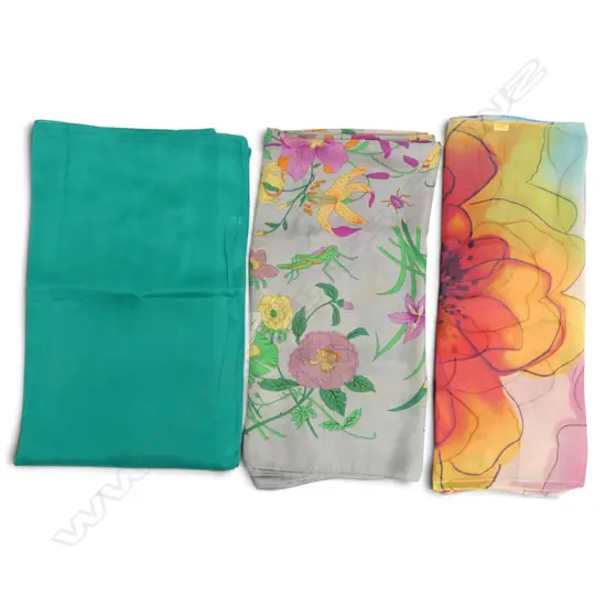 BAG 3 VINTAGE SCARVES