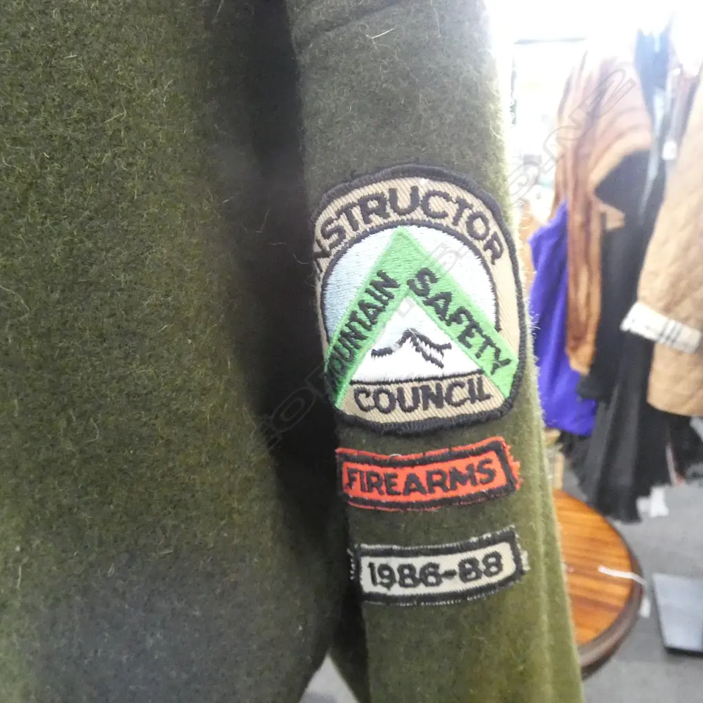 SWANDRI JACKET w. mountain firearms patches, size XOS Image 1++