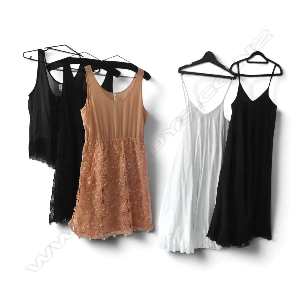 5 SYLVESTER LABEL GARMENTS SZ M, 4 SHORT DRESSES & TOP, white marked Image 1++