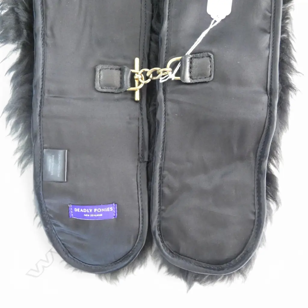 DEADLY PONIES LABEL SHEEPSKIN STOLE, SILK LINED w dustbag Image 1++