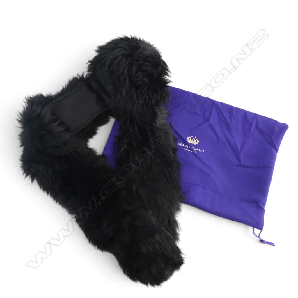 DEADLY PONIES LABEL SHEEPSKIN STOLE, SILK LINED w dustbag Image 1++