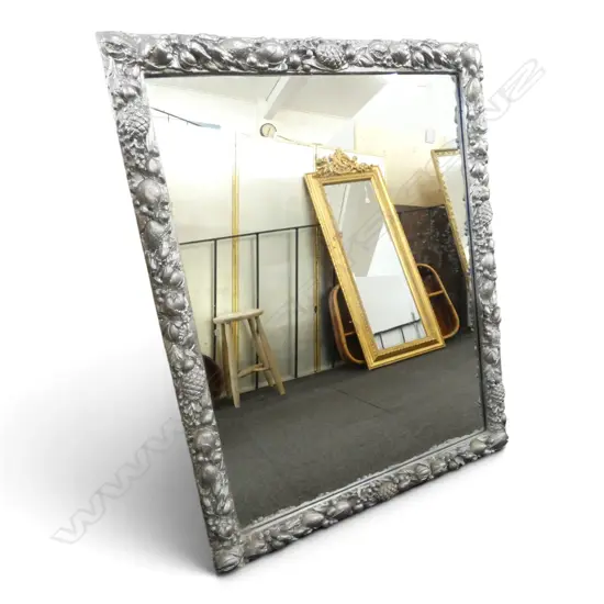 MIRROR w. SILVER PAINTED PLASTER FRAME 1050x810mm
