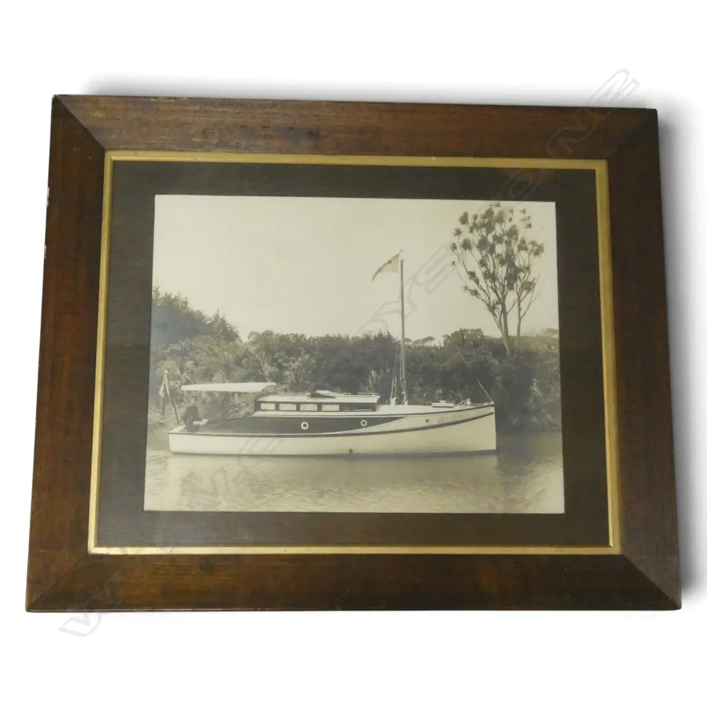 LG FRAMED PHOTOGRAP OF THE 'KIRITA' 440x550mm Image 1++