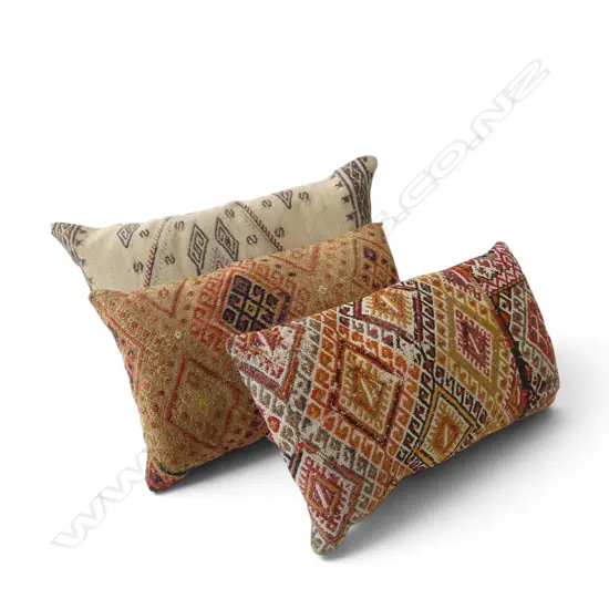 3 KELIM CUSHIONS W.570mm