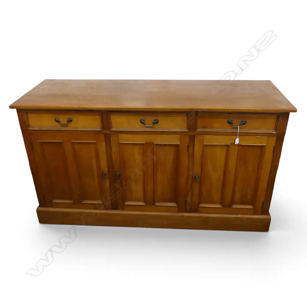 SIDEBOARD 1610x545x900mm Image 1++