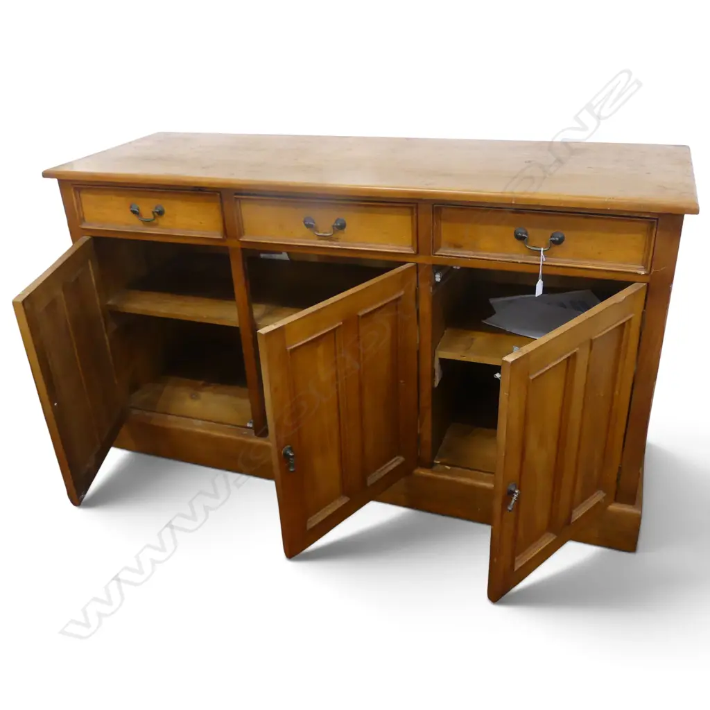 SIDEBOARD 1610x545x900mm Image 1++