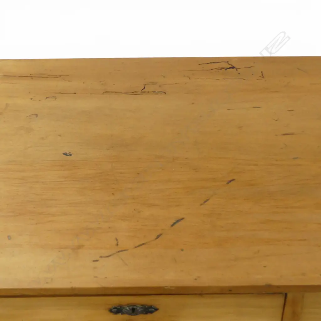 EARLY 20th CENTURY KAURI CHEST OF DRAWERS, ONE HANDLE MISSING, 860 X 910 X 430MM Image 1++