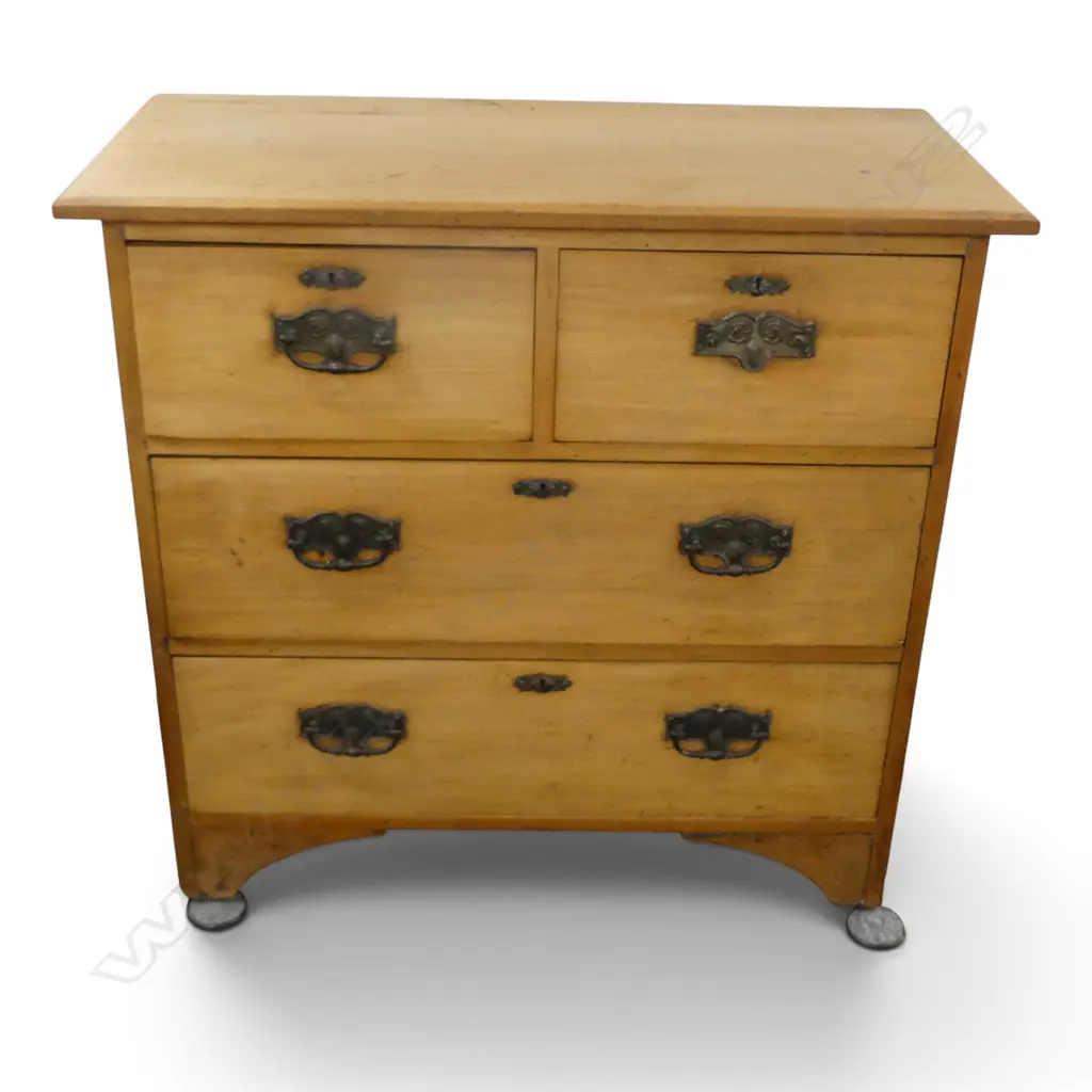 EARLY 20th CENTURY KAURI CHEST OF DRAWERS, ONE HANDLE MISSING, 860 X 910 X 430MM Image 1++