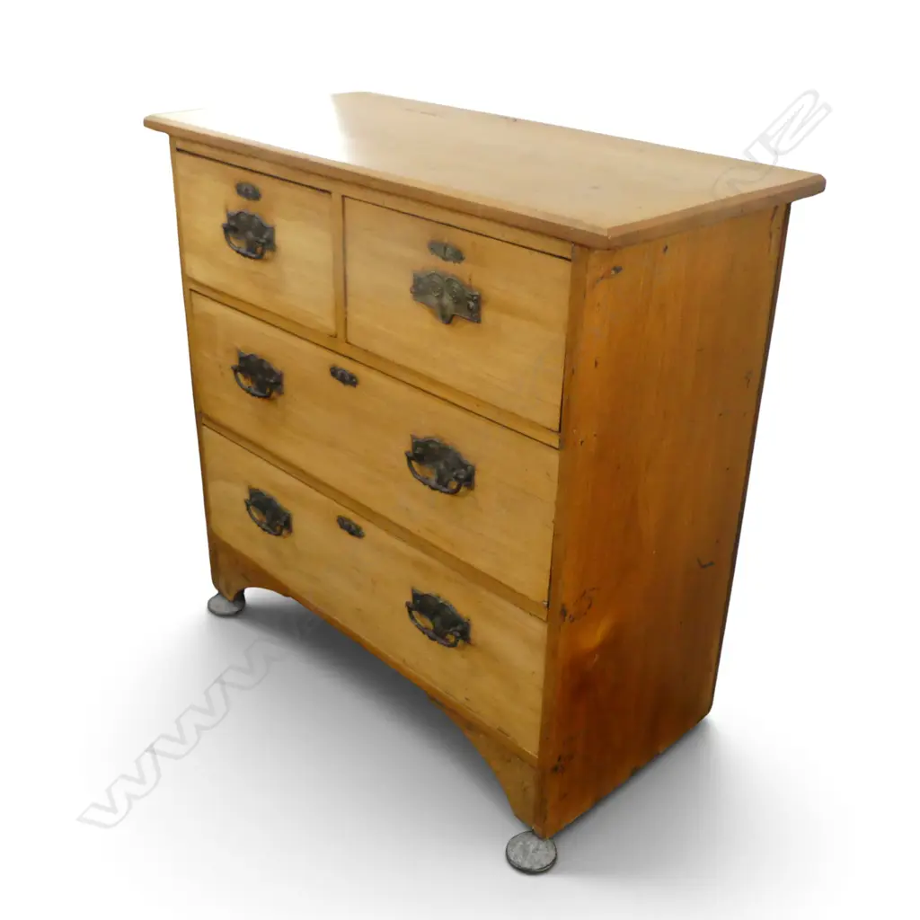 EARLY 20th CENTURY KAURI CHEST OF DRAWERS, ONE HANDLE MISSING, 860 X 910 X 430MM Image 1++