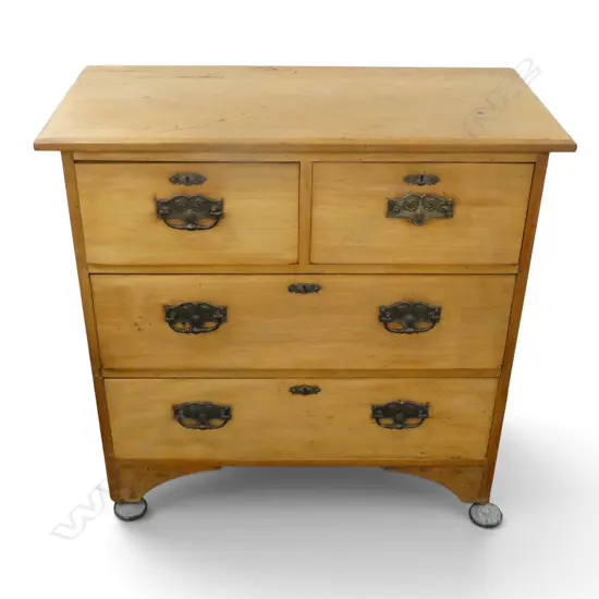 EARLY 20th CENTURY KAURI CHEST OF DRAWERS, ONE HANDLE MISSING, 860 X 910 X 430MM