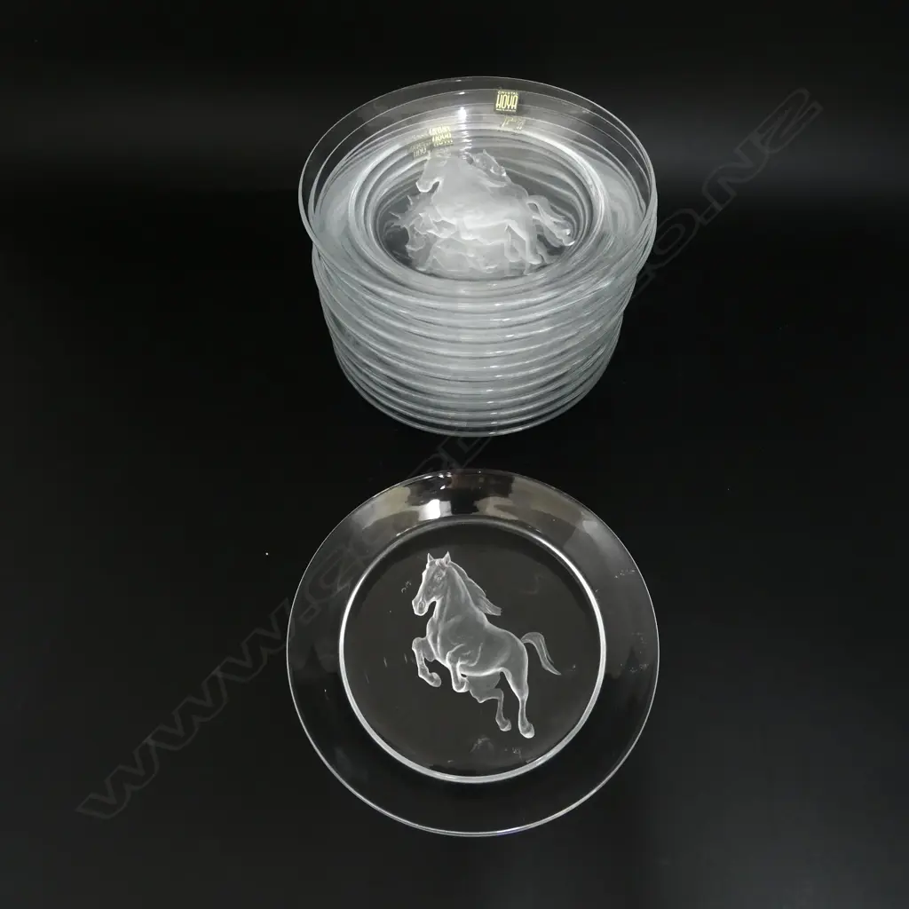 12 JAPANESE HOYA CRYSTAL HORSE DISHES Dia.185mm Image 1++