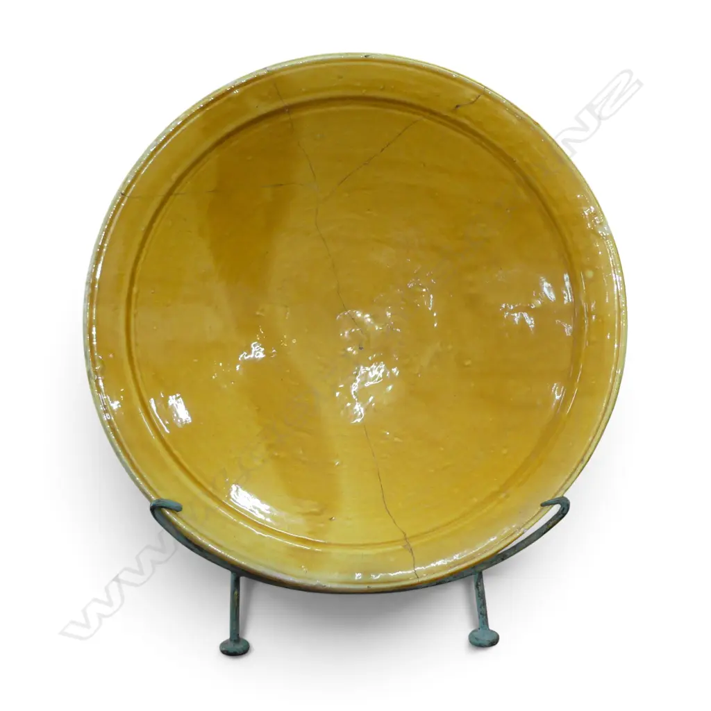 LG POTTERY PLATTER faults, on stand Dia.490mm Image 1++