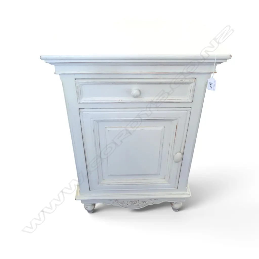 WHITE PAINTED SMALL CABINET 480x335x700mm Image 1++
