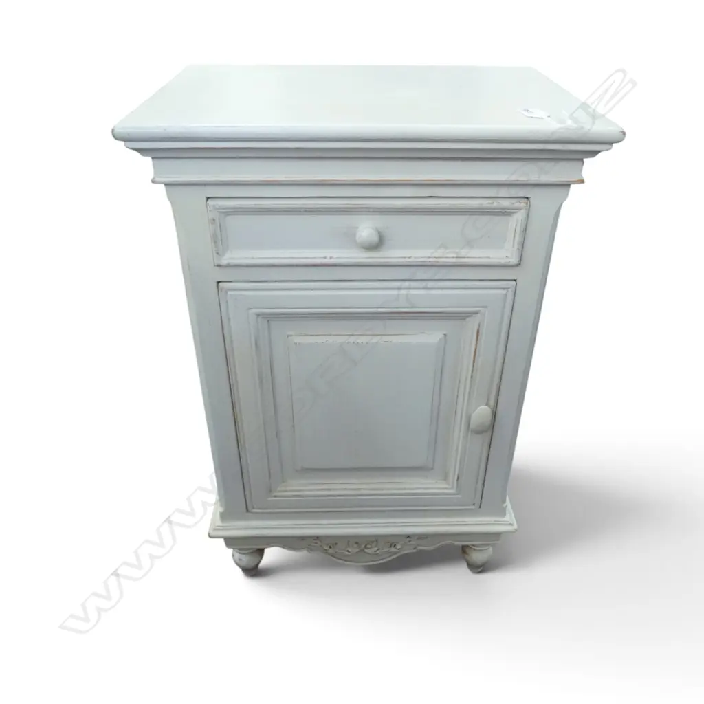 WHITE PAINTED SMALL CABINET 480x335x700mm Image 1++