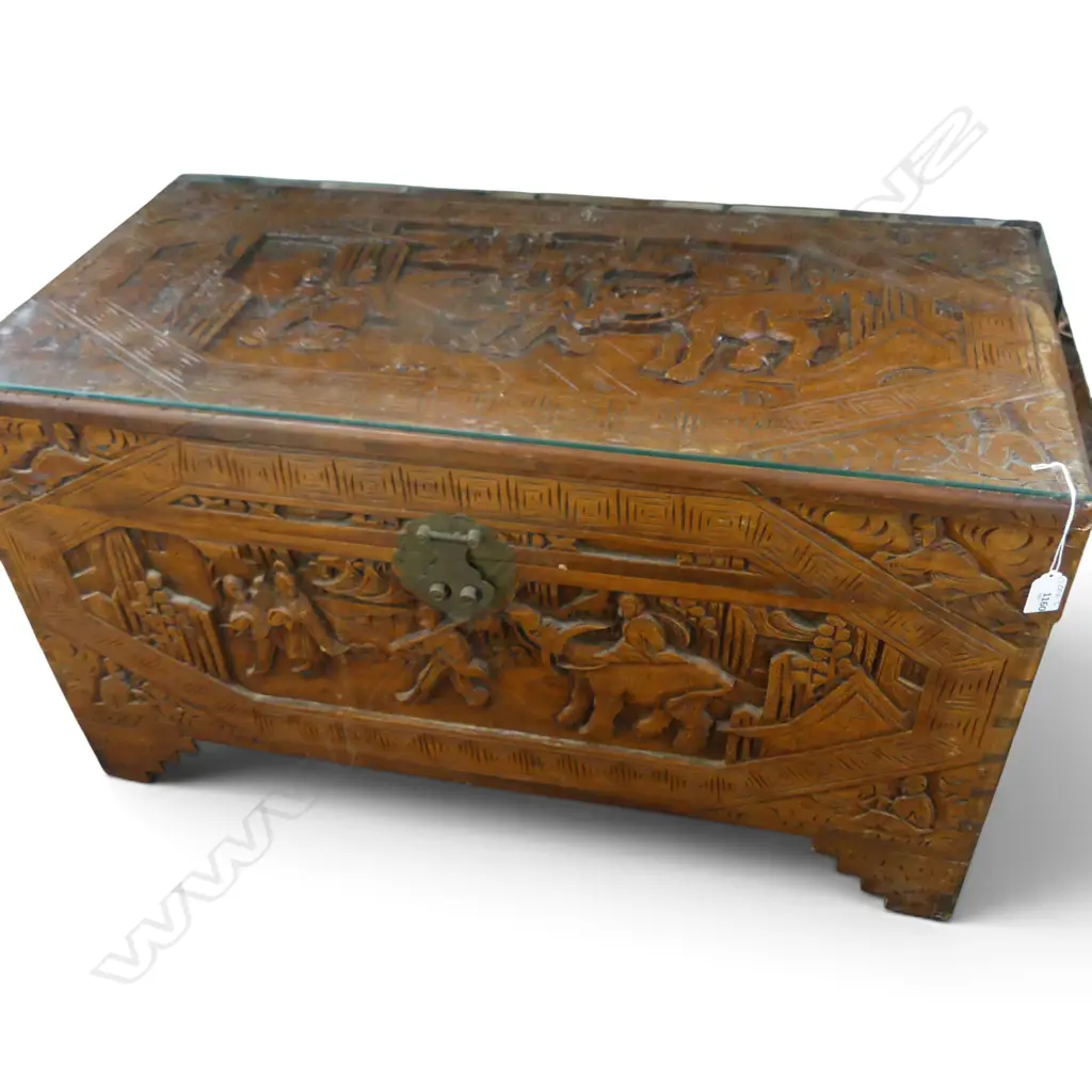 CAMPHOR CHEST glass top 880x435x490mm Image 1++