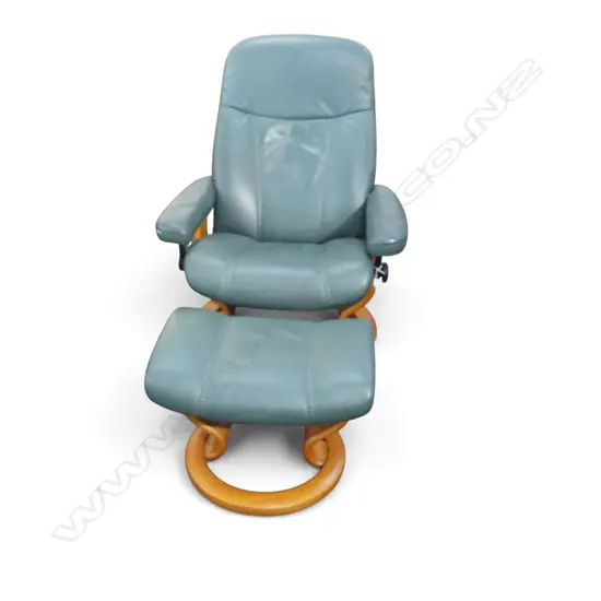 EKORNES NORWAY STRESSLESS GREEN LEATHER RECLINER & FOOTREST