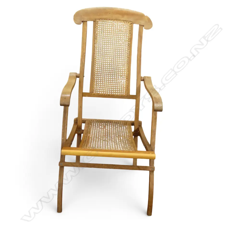 FOLDING STEAMER CHAIR Image 1++